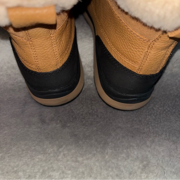 UGG Adirondack III Chestnut Waterproof Shearling Winter Snow Boots Size 11 - Picture 11 of 16